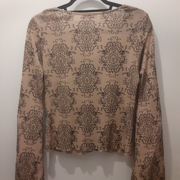 M Studio Flared Long Sleeved Top Beige with Black Damask Floral Design Medium - Picture 2 of 5